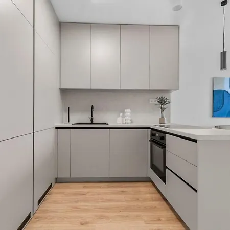 Slnecnice 1-bedroom On Floor 3 With Parking By Skyviews