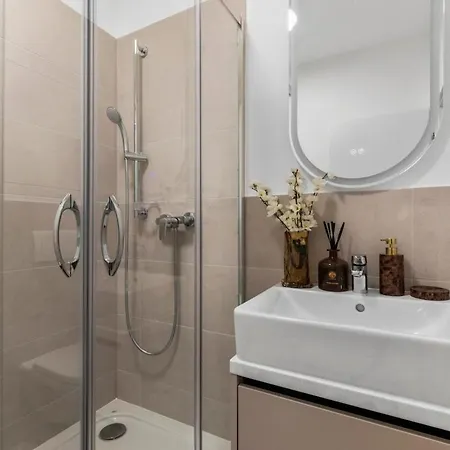 Slnecnice 1-bedroom On Floor 3 With Parking By Skyviews