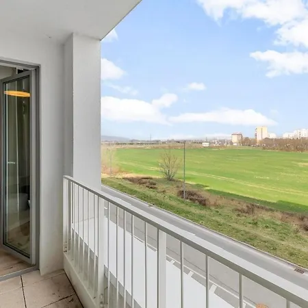 公寓 Slnecnice 1-bedroom On Floor 3 With Parking By Skyviews *