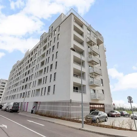 Slnecnice 1-bedroom On Floor 3 With Parking By Skyviews * 布拉迪斯拉发