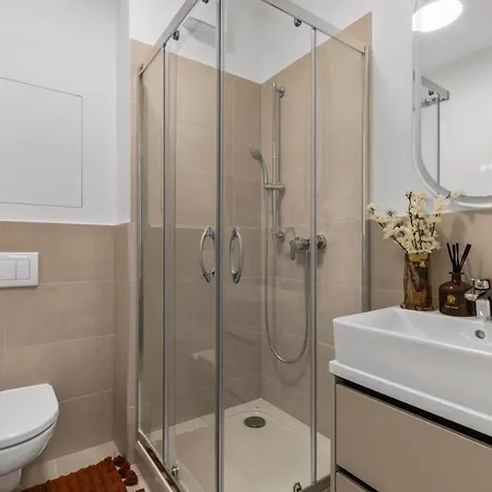 Slnecnice 1-bedroom On Floor 3 With Parking By Skyviews